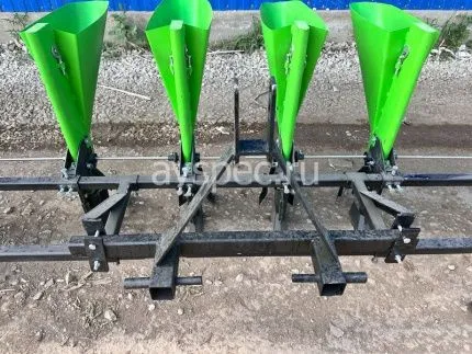 Чеснокосажалка (сеялка чеснока) шестирядная